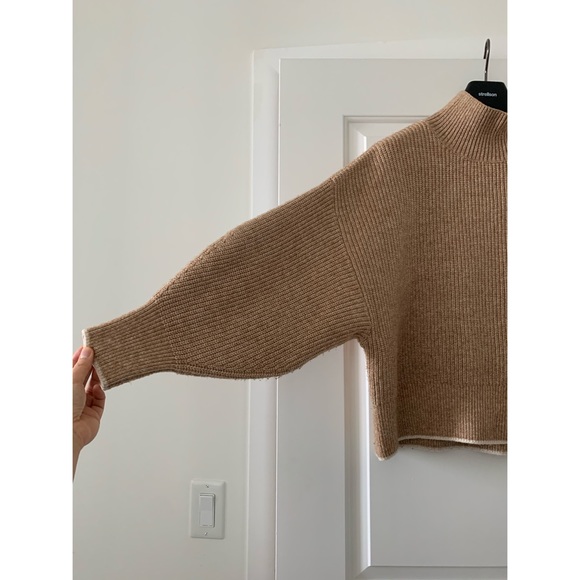 H&M balloon sleeved sweater - Picture 3 of 5